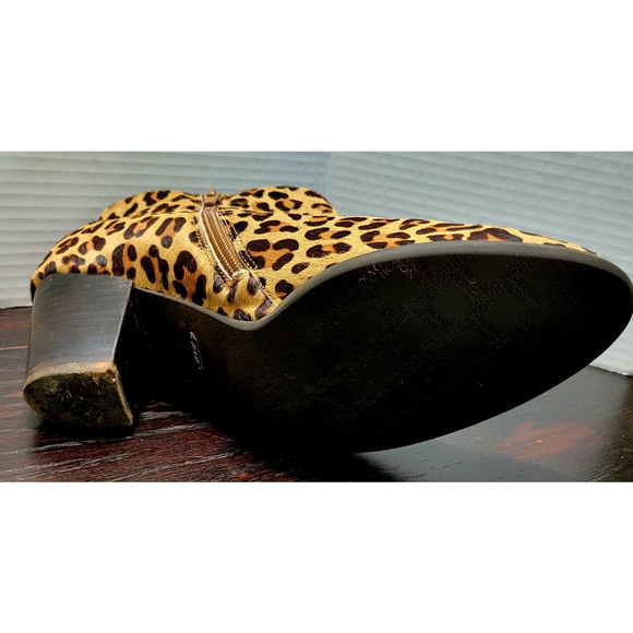 Vionic Georgia Leopard Cheetah Print Calf Hair Studded Ankle Boots Size 10 - Picture 9 of 10